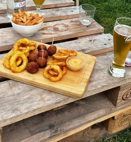 restaurant à Bazouges - image 2